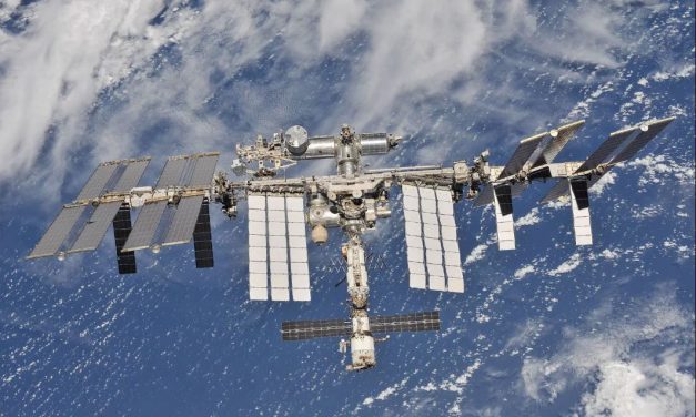 NASA taps startup Axiom Space for the first habitable commercial module for the Space Station