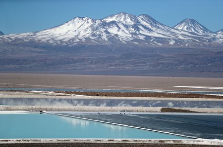Chile’s Lithium Takeover Plan Faces Technical, Political Challenges